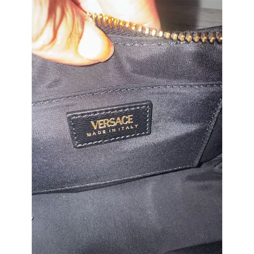 Versace Medusa Black Quilted Leather Shoulder/ crossbody Bag with Strap - Picture 6 of 14
